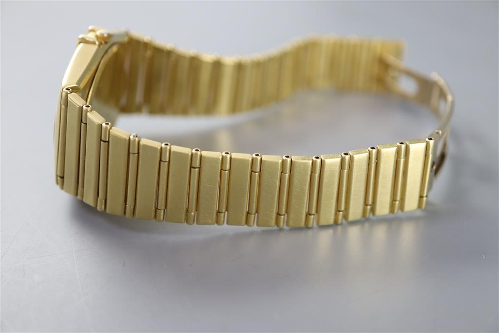 A gentlemans 1980s 18ct gold Omega Constellation quartz wrist watch,